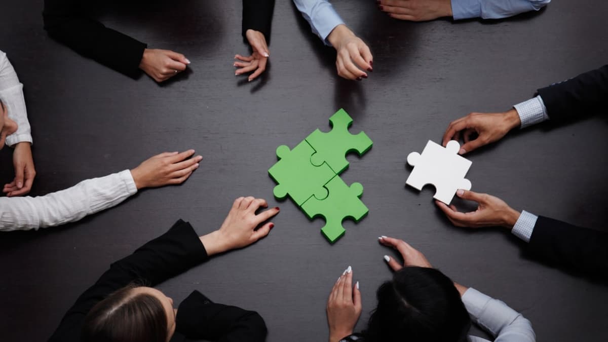 HexaNext team working together